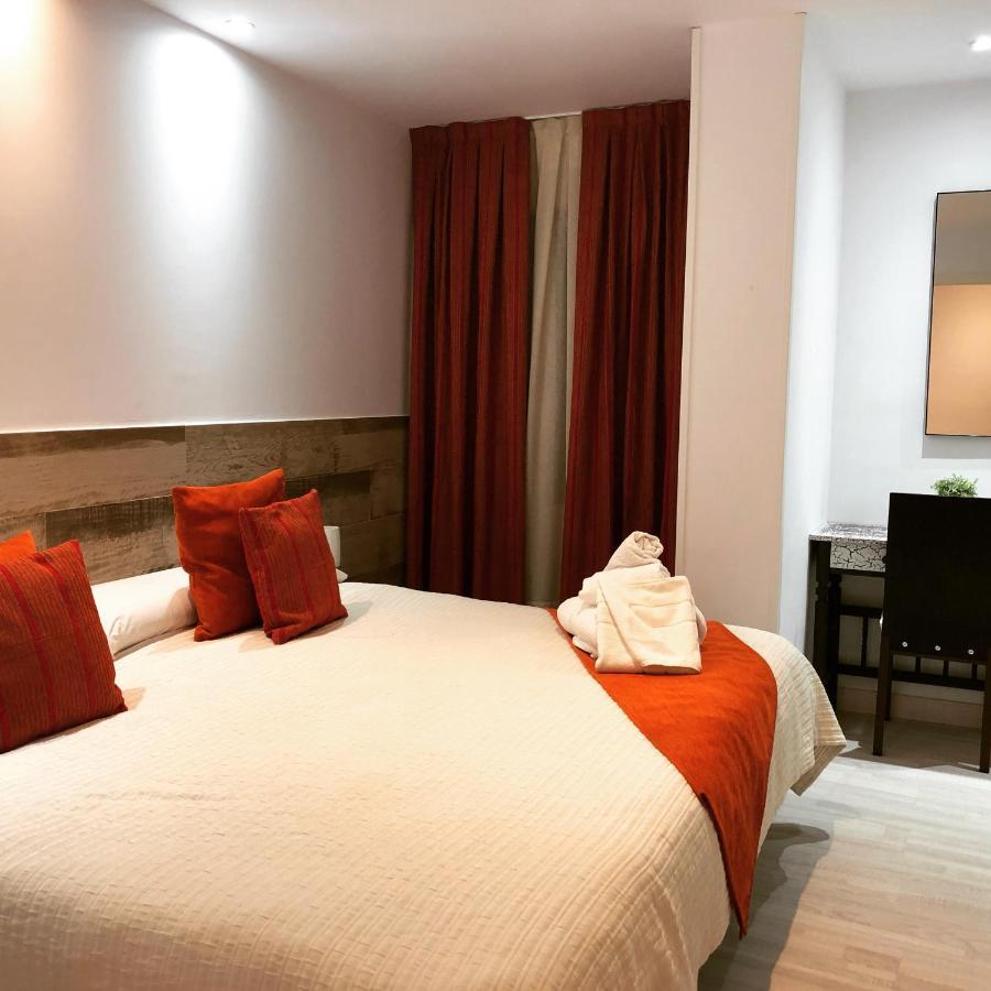 Hotel Tres Estrellas Casa Maribona Gela El Puente  ภายนอก รูปภาพ